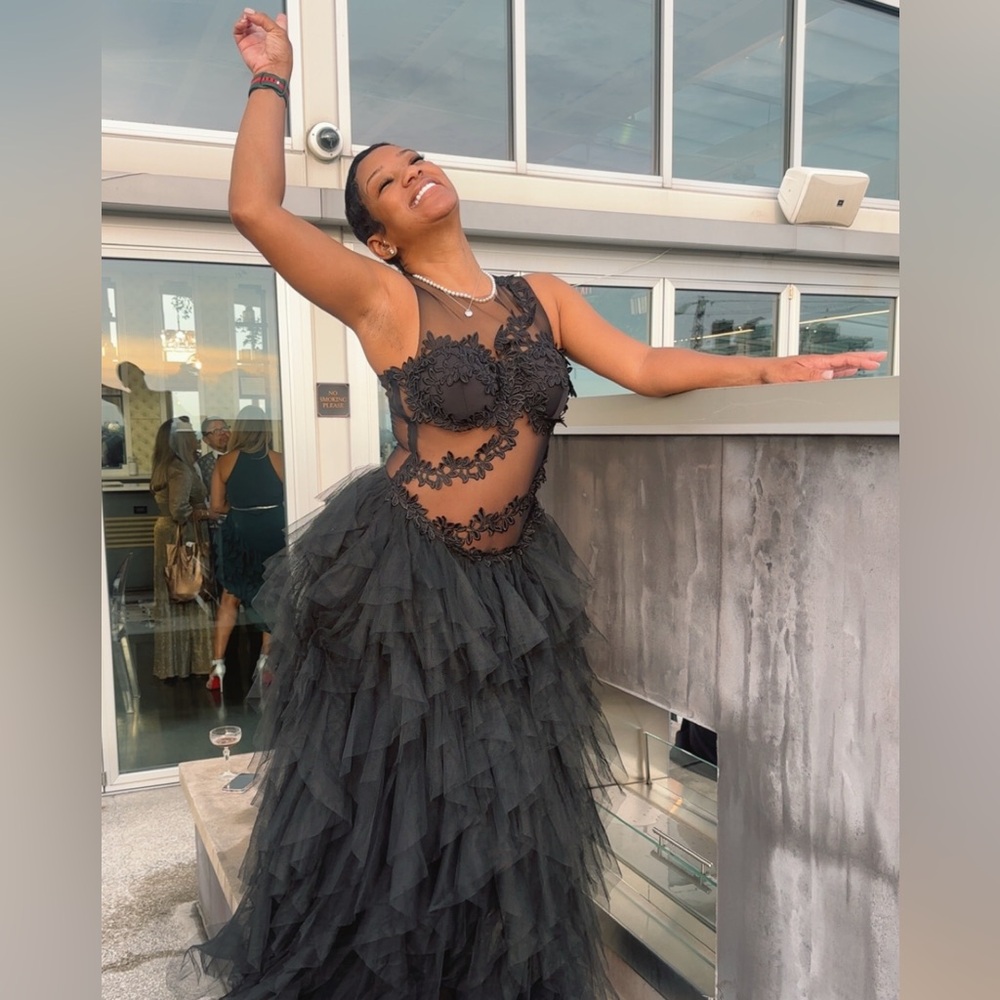 Meet your Posher, Rhonni